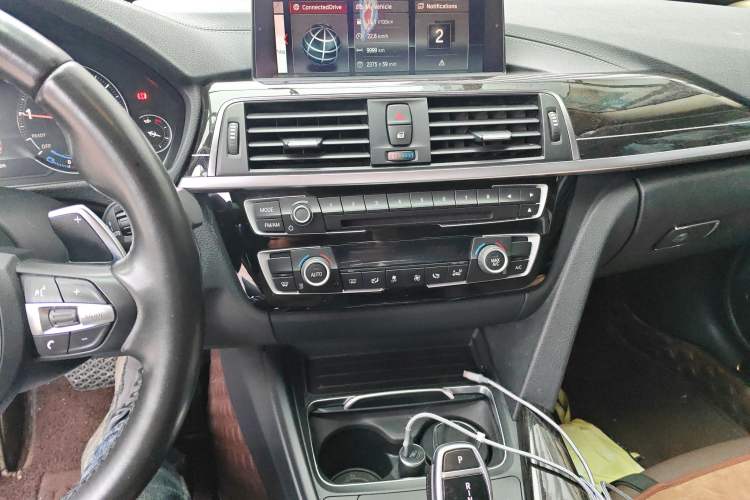 Used BMW 3 Series 2018 320Li M Sport Night Edition Audio And AC Panel