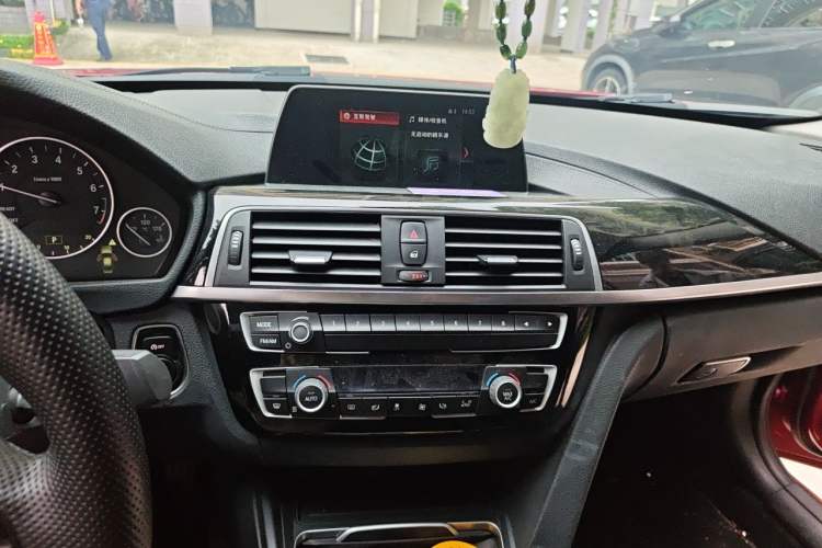 Used BMW 3 Series 2018 320Li Fashion Model Audio And AC Panel