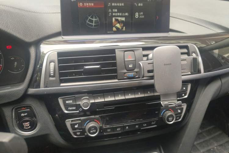 Used BMW 3 Series 2018 320Li Leading Model M Sport Package Audio And AC Panel