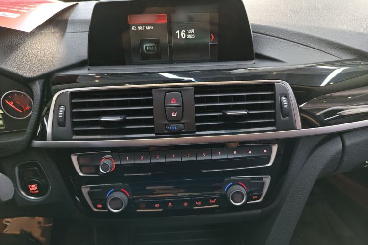 Used BMW 3 Series 2018 320Li Fashion Model Audio And AC Panel