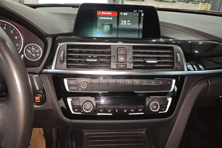 Used BMW 3 Series 2018 320Li Fashion Model Audio And AC Panel