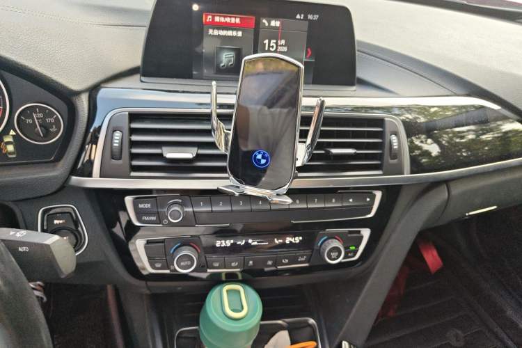 Used BMW 3 Series 2018 318i Audio And AC Panel