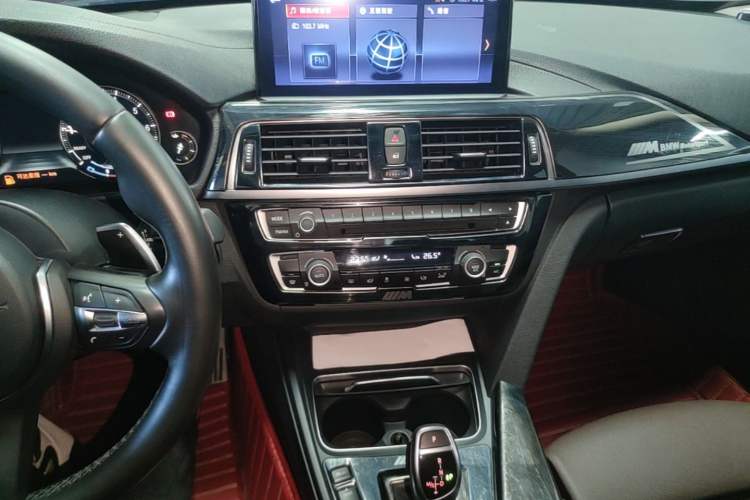Used BMW 3 Series 2018 320Li Leading Model M Sport Package Audio And AC Panel