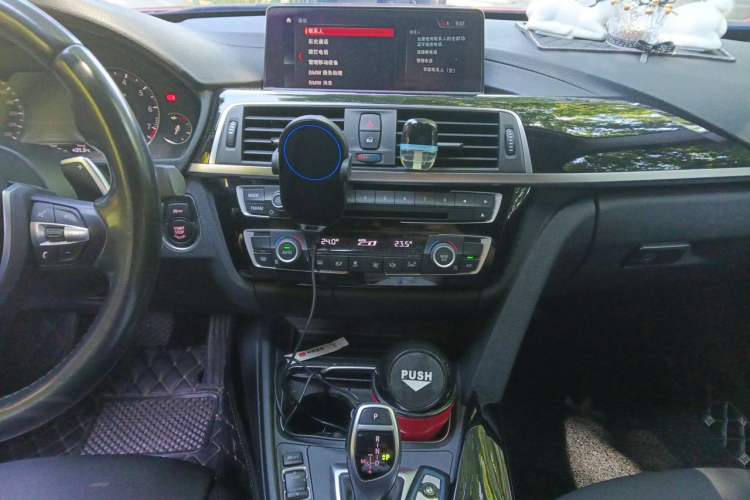 Used BMW 3 Series 2018 320Li Leading Model M Sport Package Audio And AC Panel