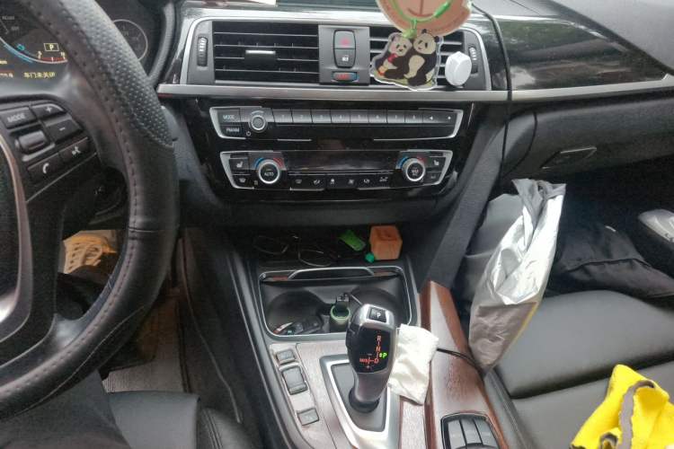 Used BMW 3 Series 2018 320Li xDrive Fashion Model Audio And AC Panel