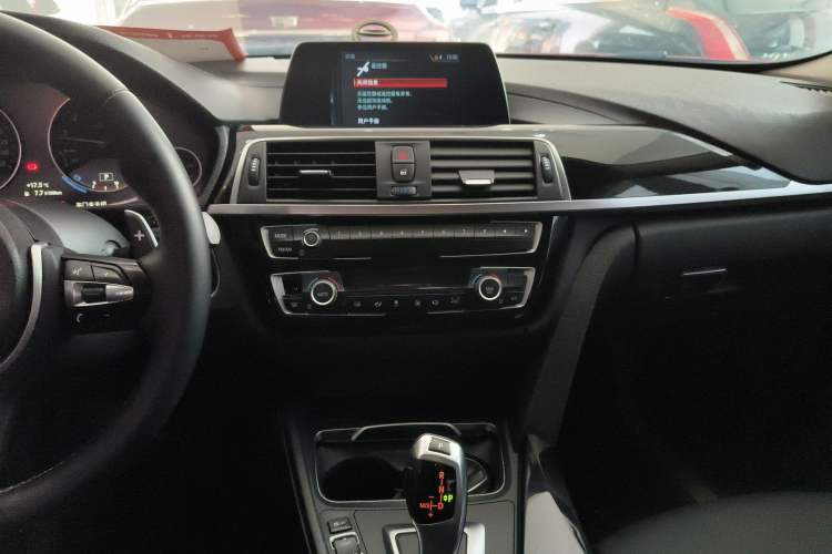Used BMW 3 Series 2018 320Li Fashion Model Audio And AC Panel
