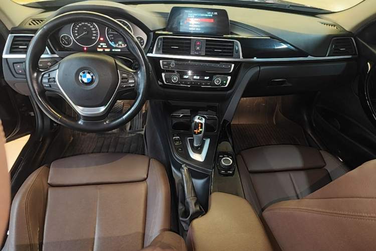 Used BMW 3 Series 2018 320Li Fashion Model Audio And AC Panel