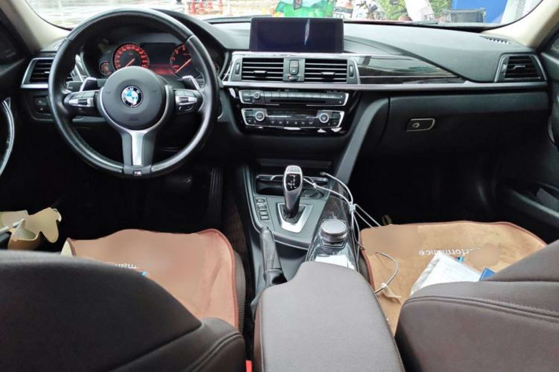 Used BMW 3 Series 2018 320Li M Sport Night Edition Center Console