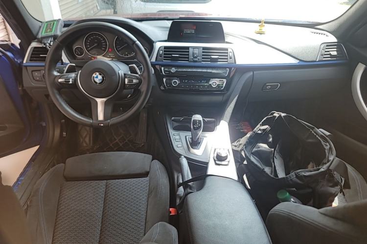 Used BMW 3 Series 2018 320i M Sport Package Center Console