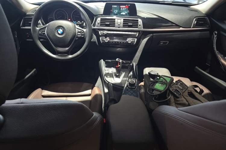 Used BMW 3 Series 2018 320Li Fashion Model Center Console