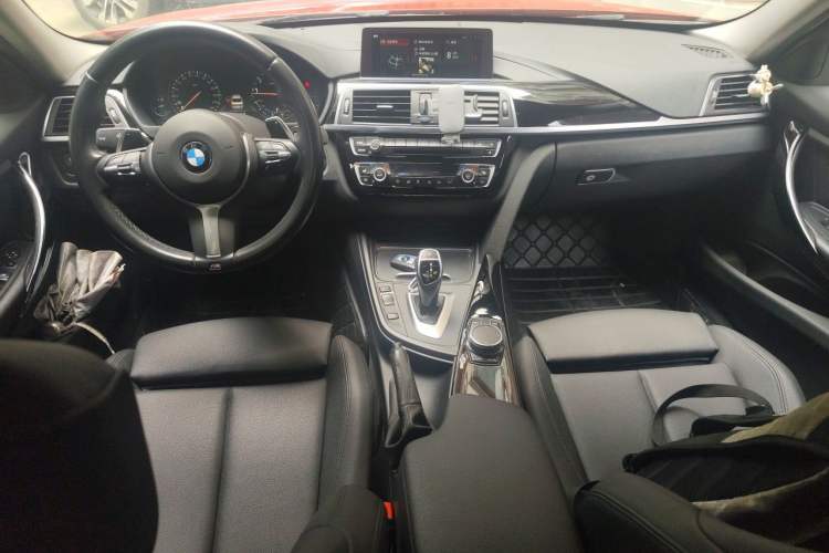 Used BMW 3 Series 2018 320Li Leading Model M Sport Package Center Console