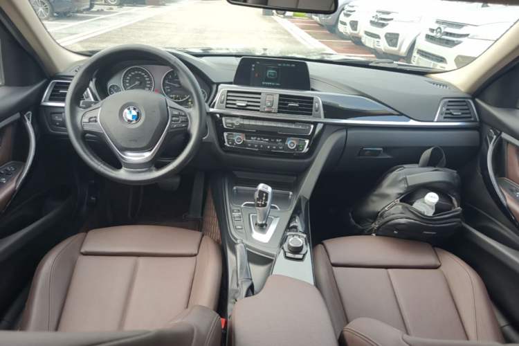 Used BMW 3 Series 2018 320Li Fashion Model Center Console