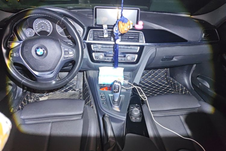 Used BMW 3 Series 2018 318Li Center Console