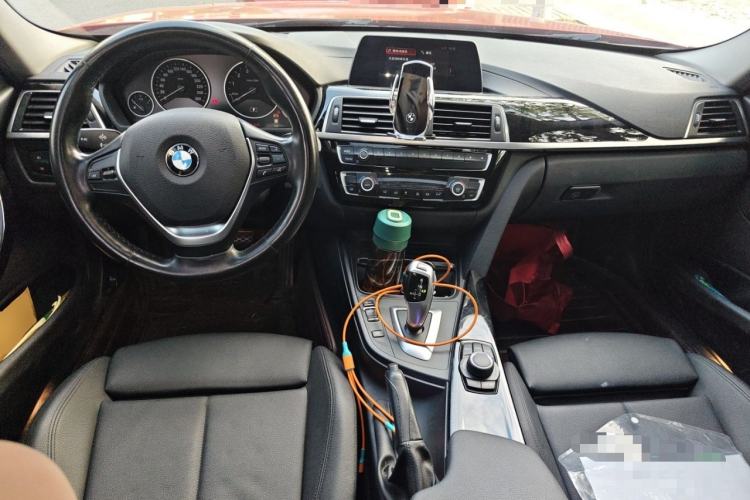 Used BMW 3 Series 2018 318i Center Console