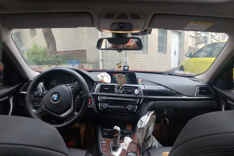 Used BMW 3 Series 2018 320Li xDrive Fashion Model Center Console