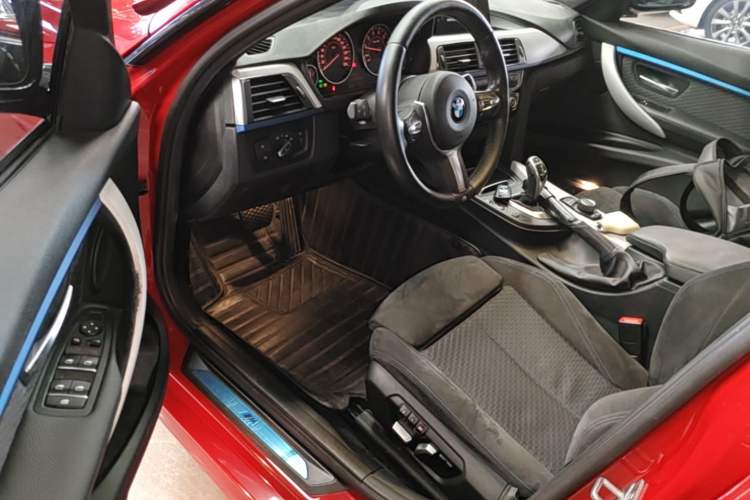 Used BMW 3 Series 2018 320i M Sport Package Driver Seat