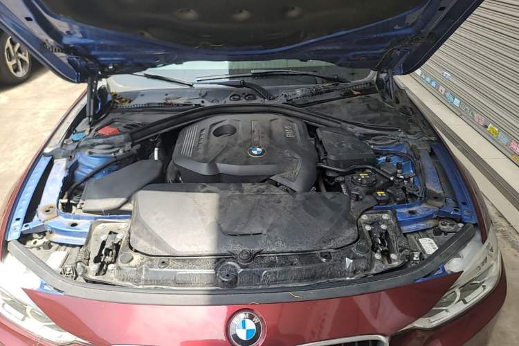 Used BMW 3 Series 2018 320i M Sport Package Engine Bay
