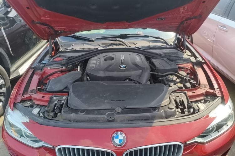 Used BMW 3 Series 2018 320Li Fashion Model Engine Bay