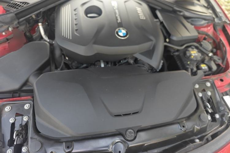 Used BMW 3 Series 2018 320Li Fashion Model Engine Bay