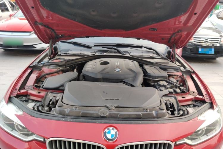 Used BMW 3 Series 2018 320Li Fashion Model Engine Bay