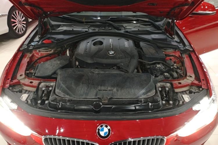 Used BMW 3 Series 2018 320Li Fashion Model Engine Bay