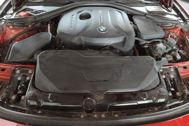 Used BMW 3 Series 2018 320Li Fashion Model Engine Bay