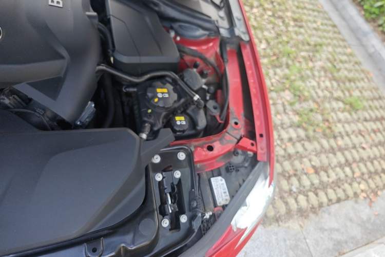 Used BMW 3 Series 2018 320Li Fashion Model Engine Bay Left