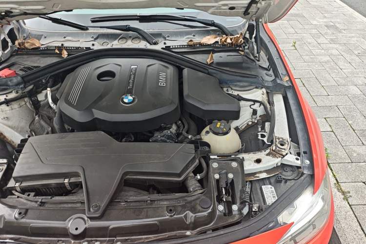 Used BMW 3 Series 2018 318i Engine Bay Left