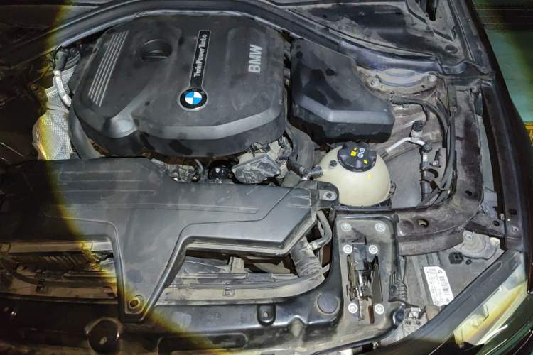 Used BMW 3 Series 2018 318Li Engine Bay Left