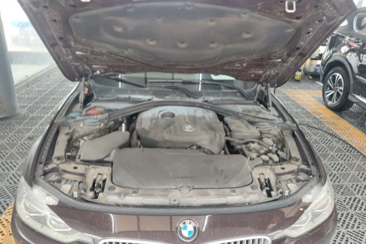 Used BMW 3 Series 2018 320Li Fashion Model Engine Bay
