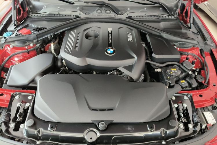 Used BMW 3 Series 2018 320Li Fashion Model Engine Bay