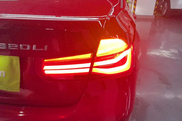 Used BMW 3 Series 2018 320Li Leading Model M Sport Package Exterior 3