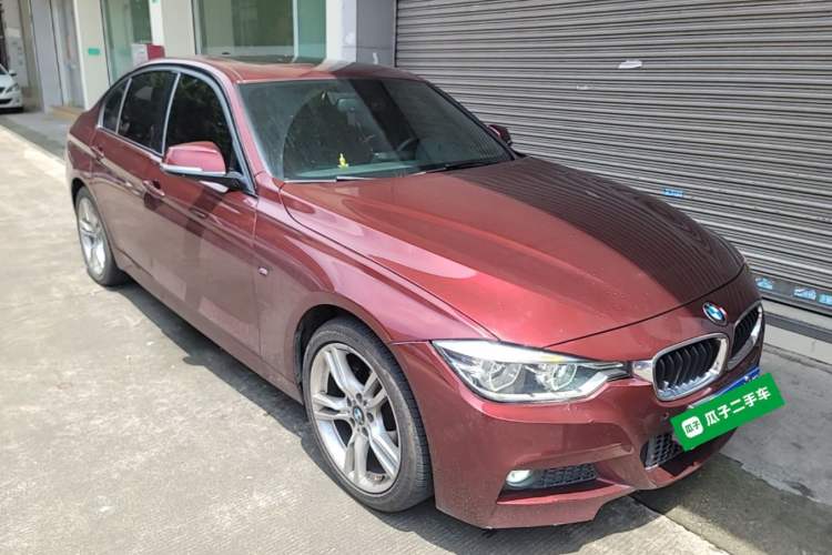 Used BMW 3 Series 2018 320i M Sport Package Front Right 45 Deg