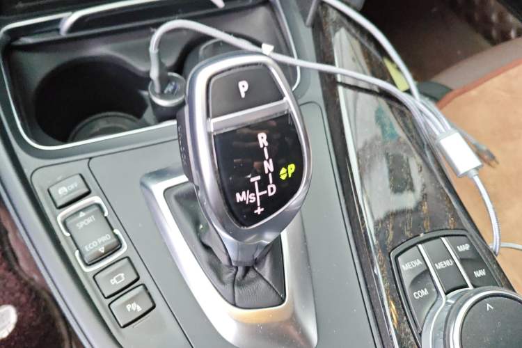 Used BMW 3 Series 2018 320Li M Sport Night Edition Gear Lever