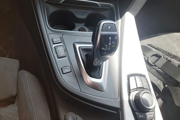Used BMW 3 Series 2018 320i M Sport Package Gear Lever