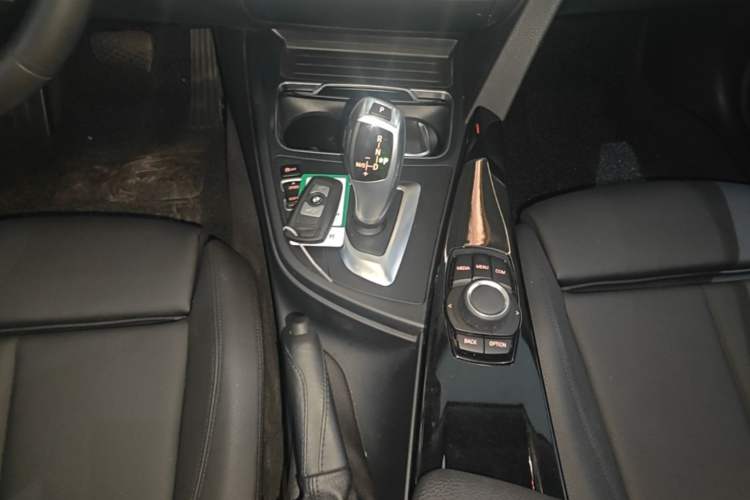Used BMW 3 Series 2018 320Li Fashion Model Gear Lever