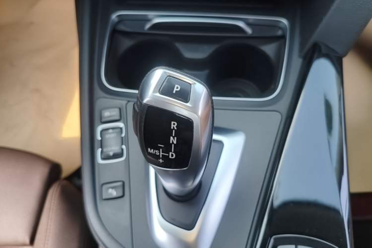 Used BMW 3 Series 2018 320Li Fashion Model Gear Lever