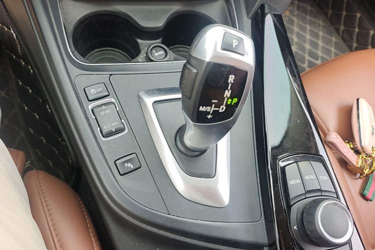Used BMW 3 Series 2018 320Li Fashion Model Gear Lever