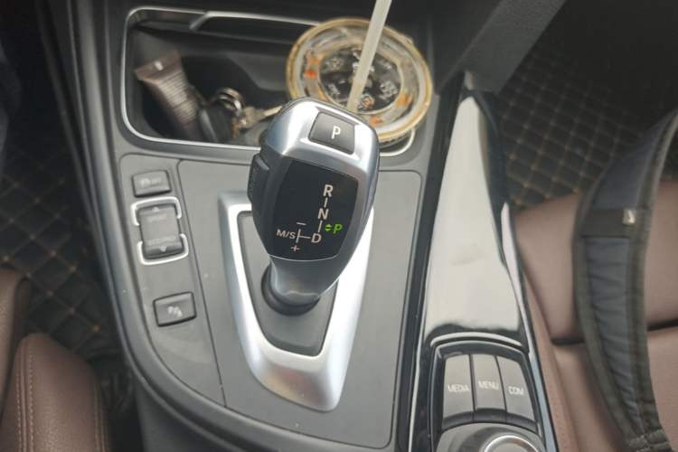 Used BMW 3 Series 2018 320Li Fashion Model Gear Lever