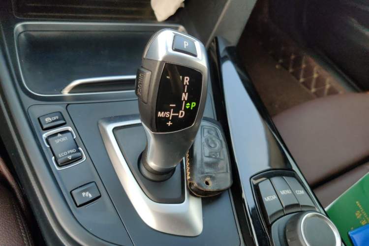 Used BMW 3 Series 2018 320Li Fashion Model Gear Lever