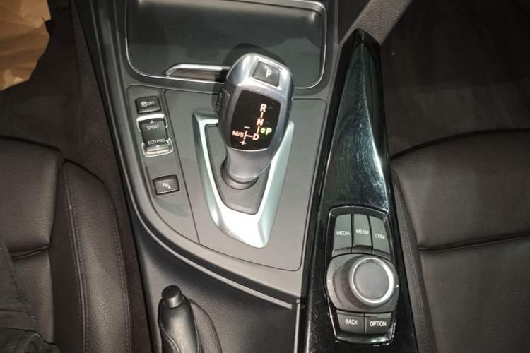Used BMW 3 Series 2018 320Li Fashion Model Gear Lever