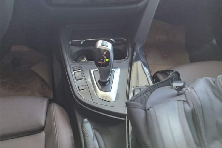 Used BMW 3 Series 2018 320Li Fashion Model Gear Lever