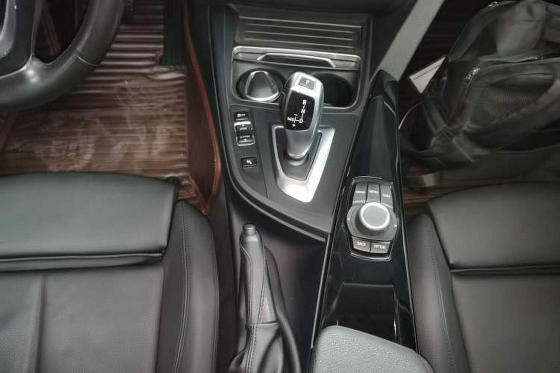 Used BMW 3 Series 2018 320Li Fashion Model Gear Lever