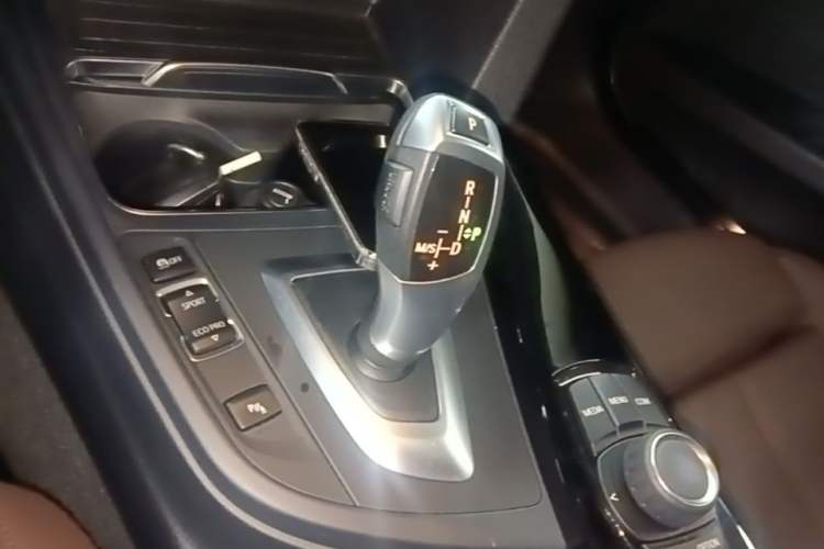 Used BMW 3 Series 2018 320Li Fashion Model Gear Lever