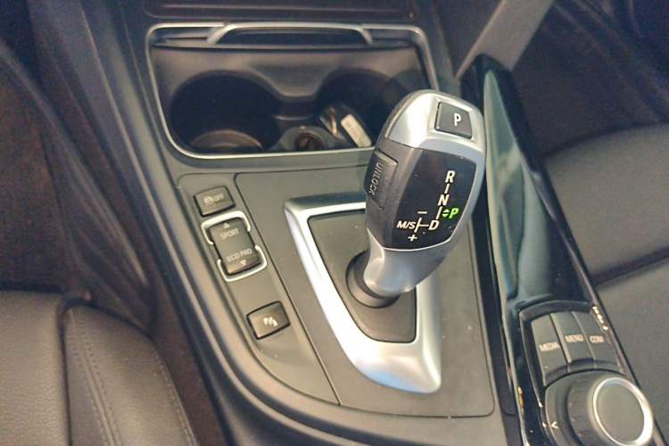 Used BMW 3 Series 2018 320Li Fashion Model Gear Lever