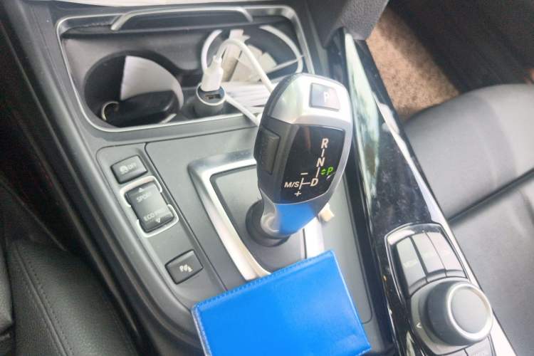 Used BMW 3 Series 2018 320Li Fashion Model Gear Lever