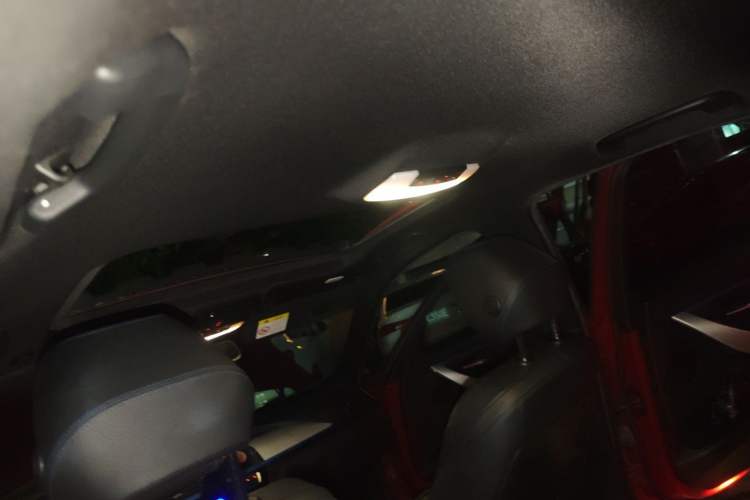 Used BMW 3 Series 2018 320i M Sport Package Headliner