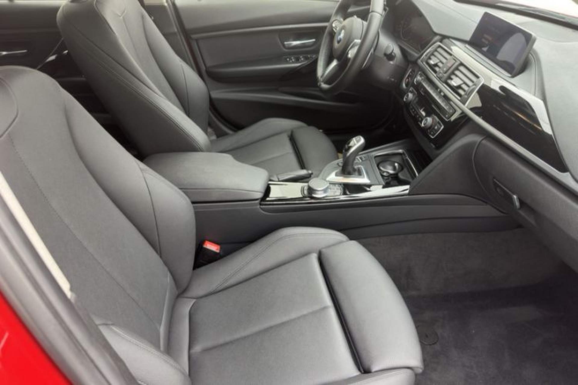 Used BMW 3 Series 2018 320Li Leading Model M Sport Package Interior 1