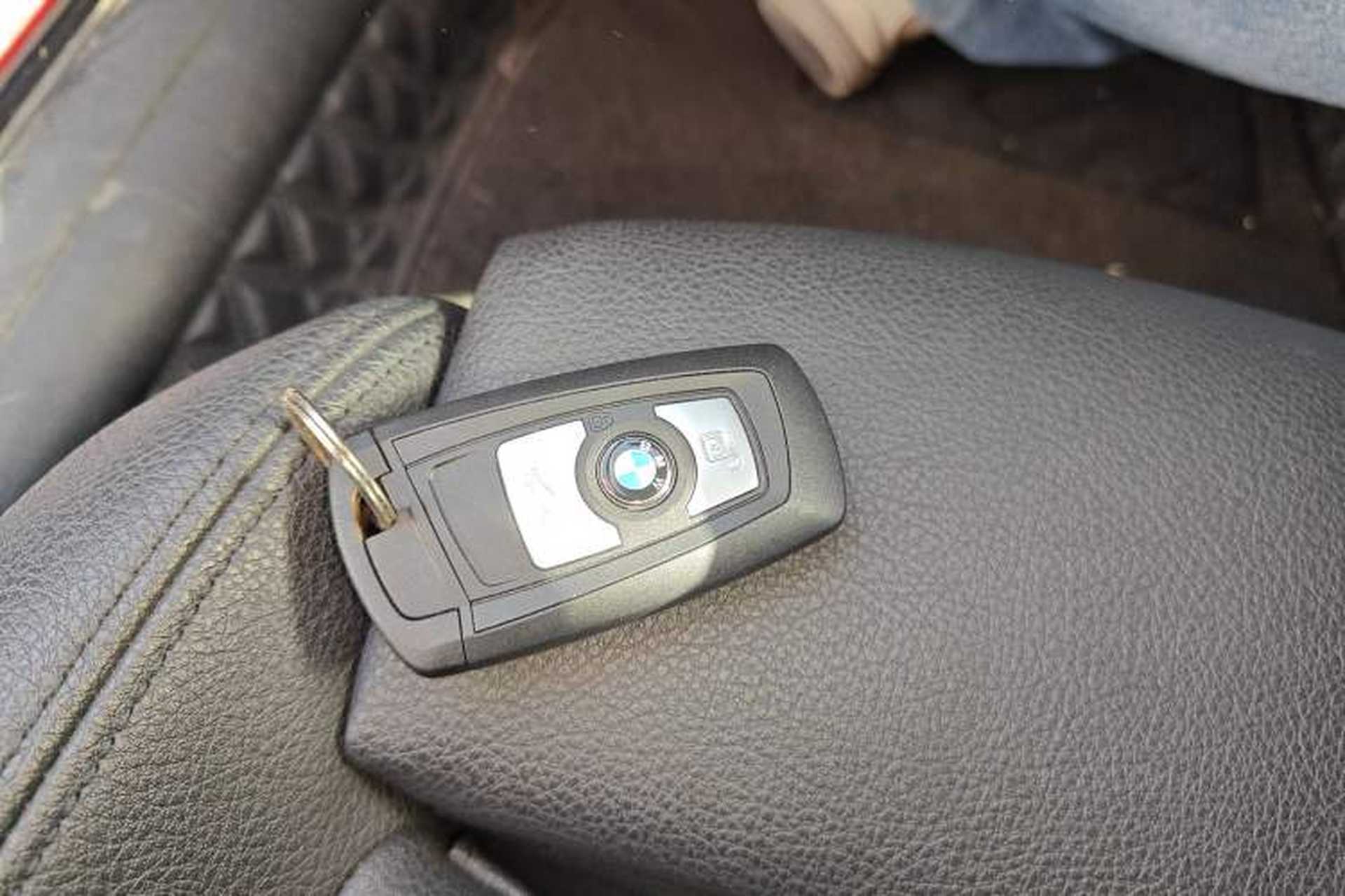 Used BMW 3 Series 2018 318Li Interior 1