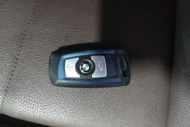 Used BMW 3 Series 2018 320Li Leading Model M Sport Package Interior 1